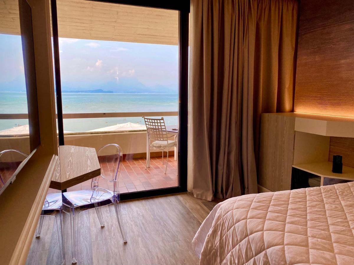 Hotel Aquila D'Oro Desenzano Desenzano del Garda Eksteriør billede