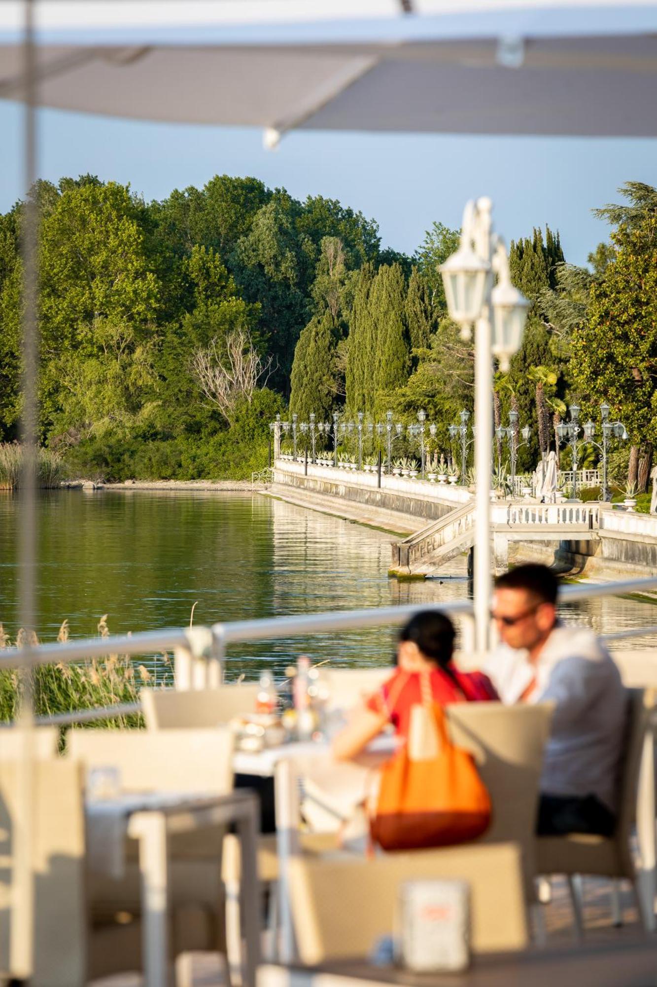 Hotel Aquila D'Oro Desenzano Desenzano del Garda Eksteriør billede