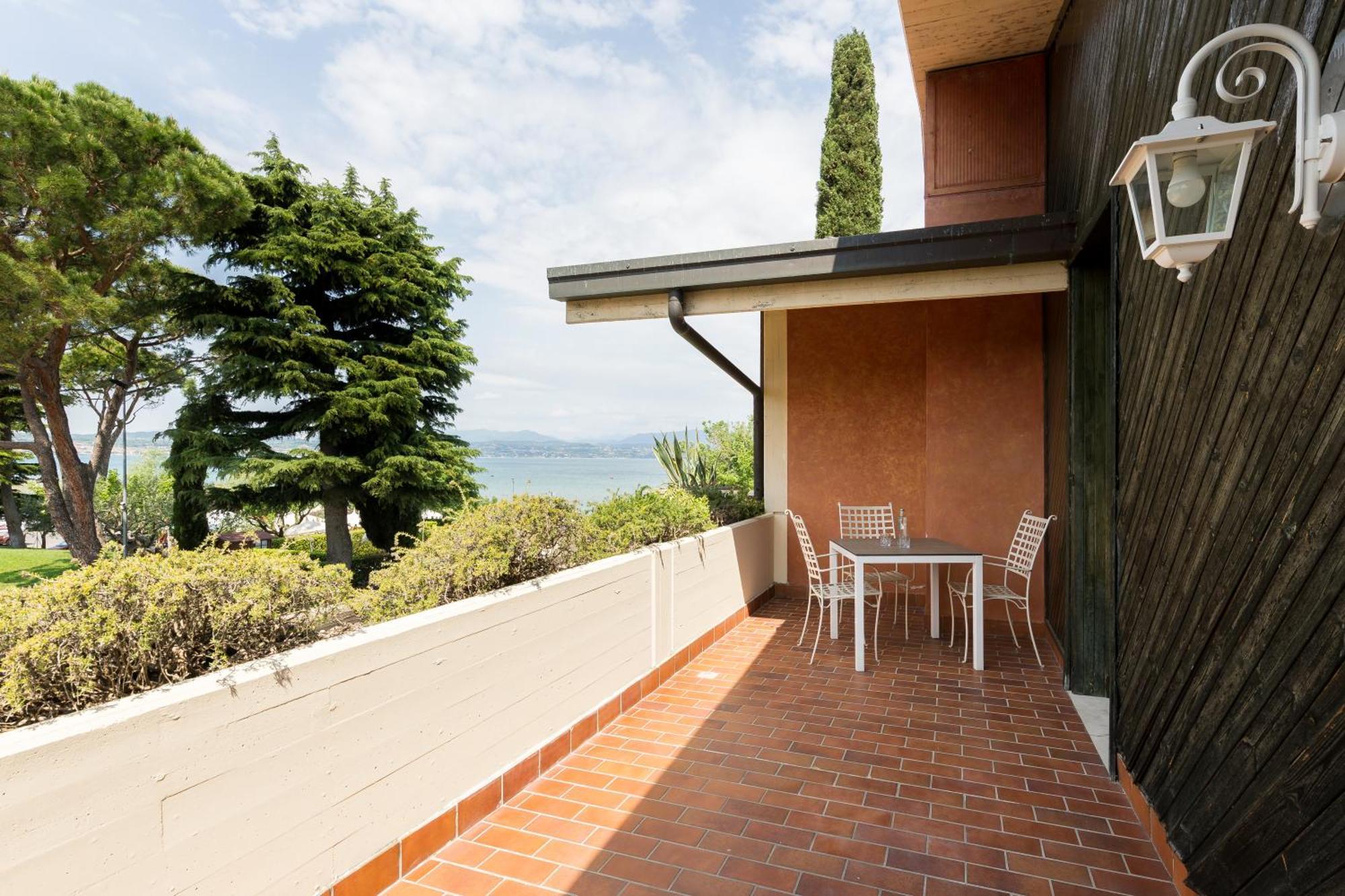 Hotel Aquila D'Oro Desenzano Desenzano del Garda Eksteriør billede