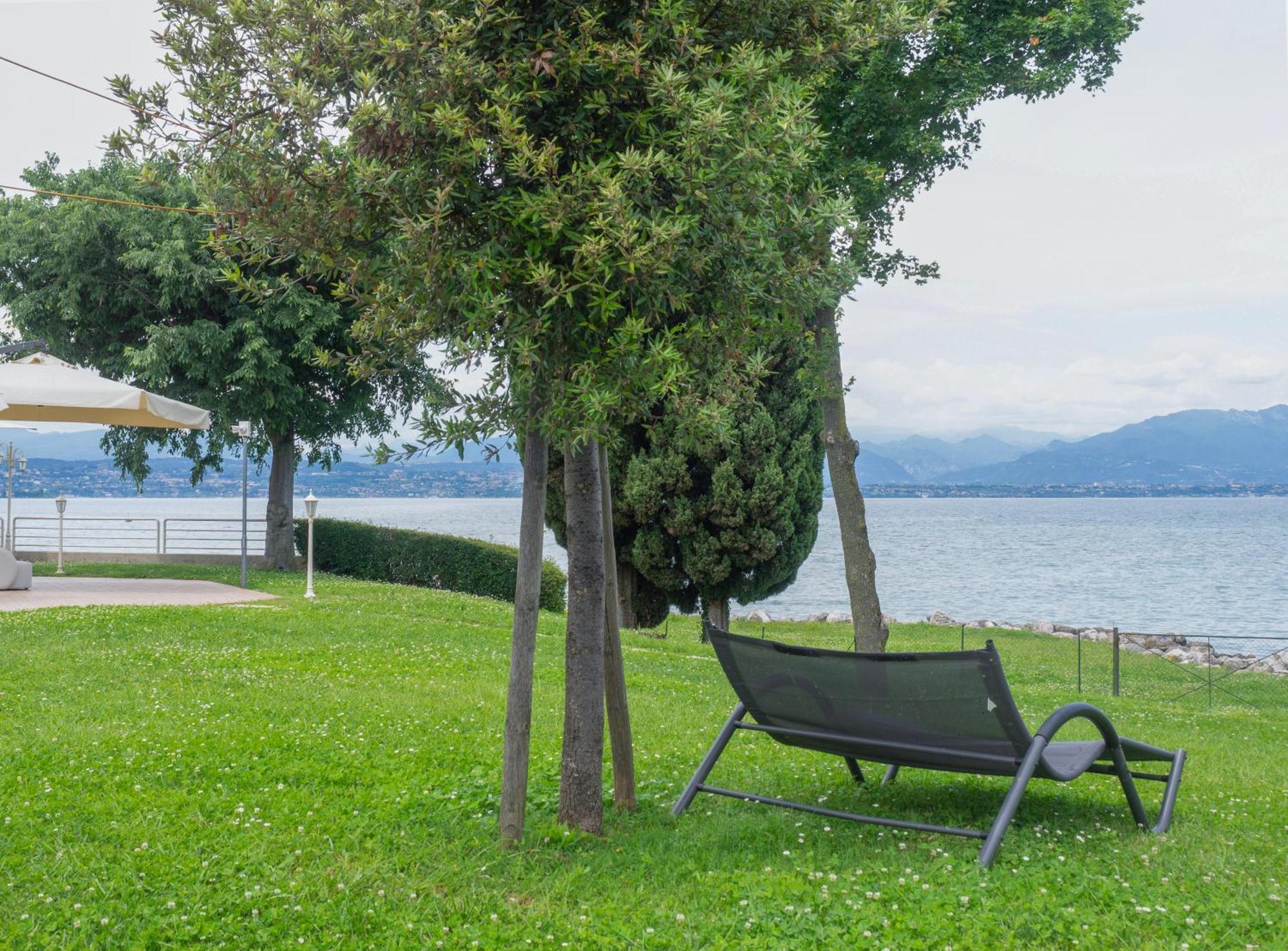 Hotel Aquila D'Oro Desenzano Desenzano del Garda Eksteriør billede