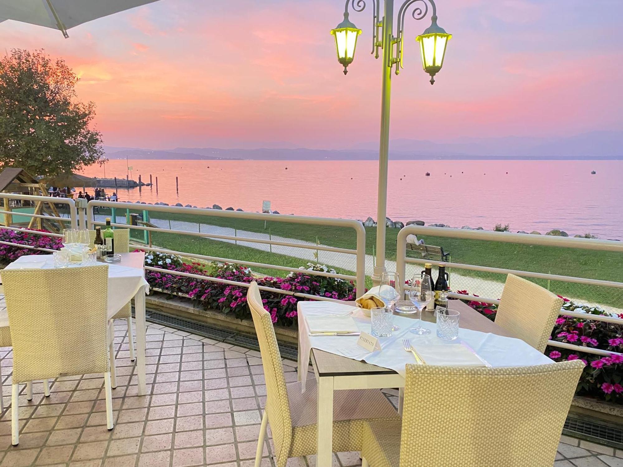 Hotel Aquila D'Oro Desenzano Desenzano del Garda Eksteriør billede