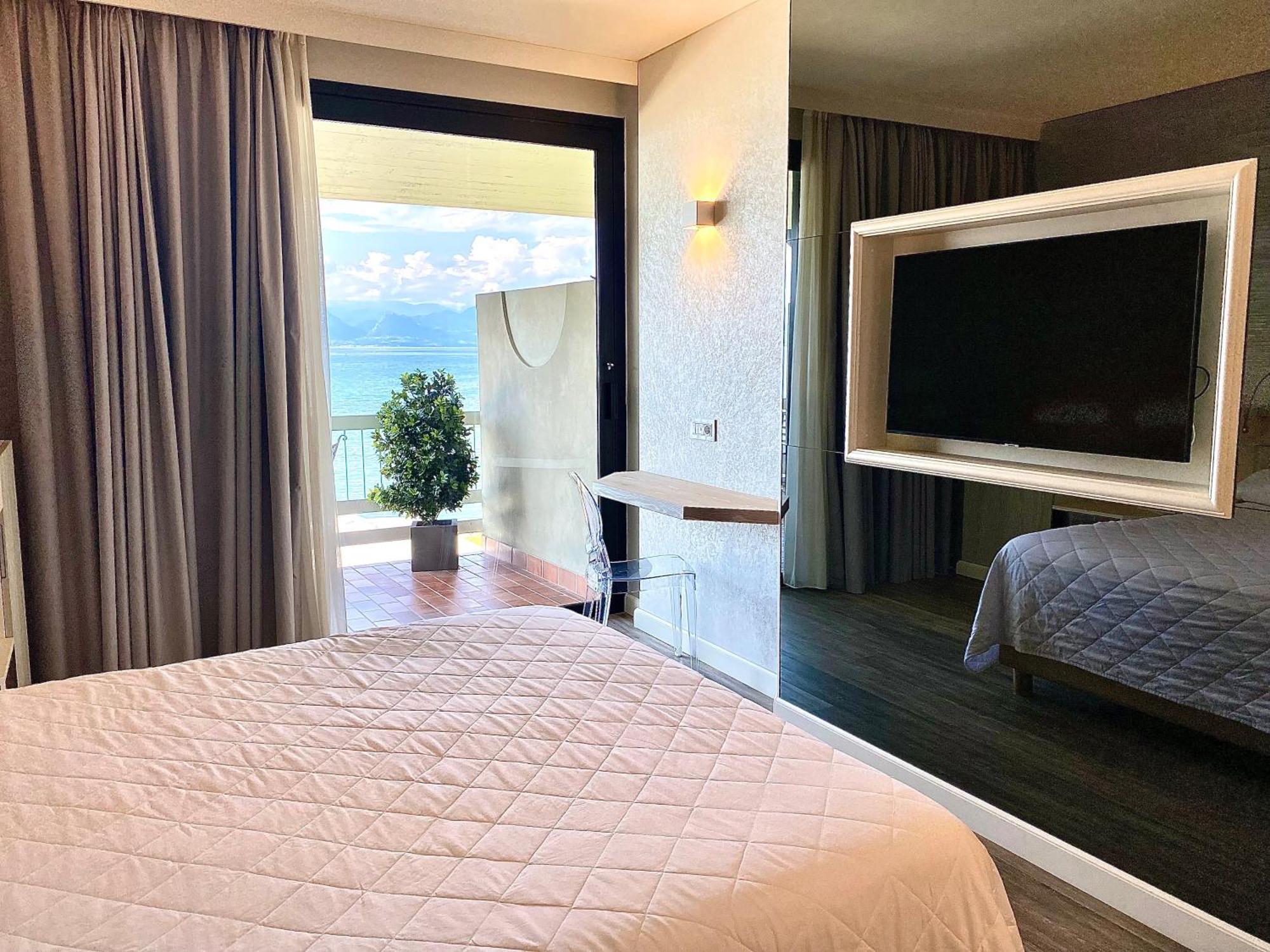 Hotel Aquila D'Oro Desenzano Desenzano del Garda Eksteriør billede