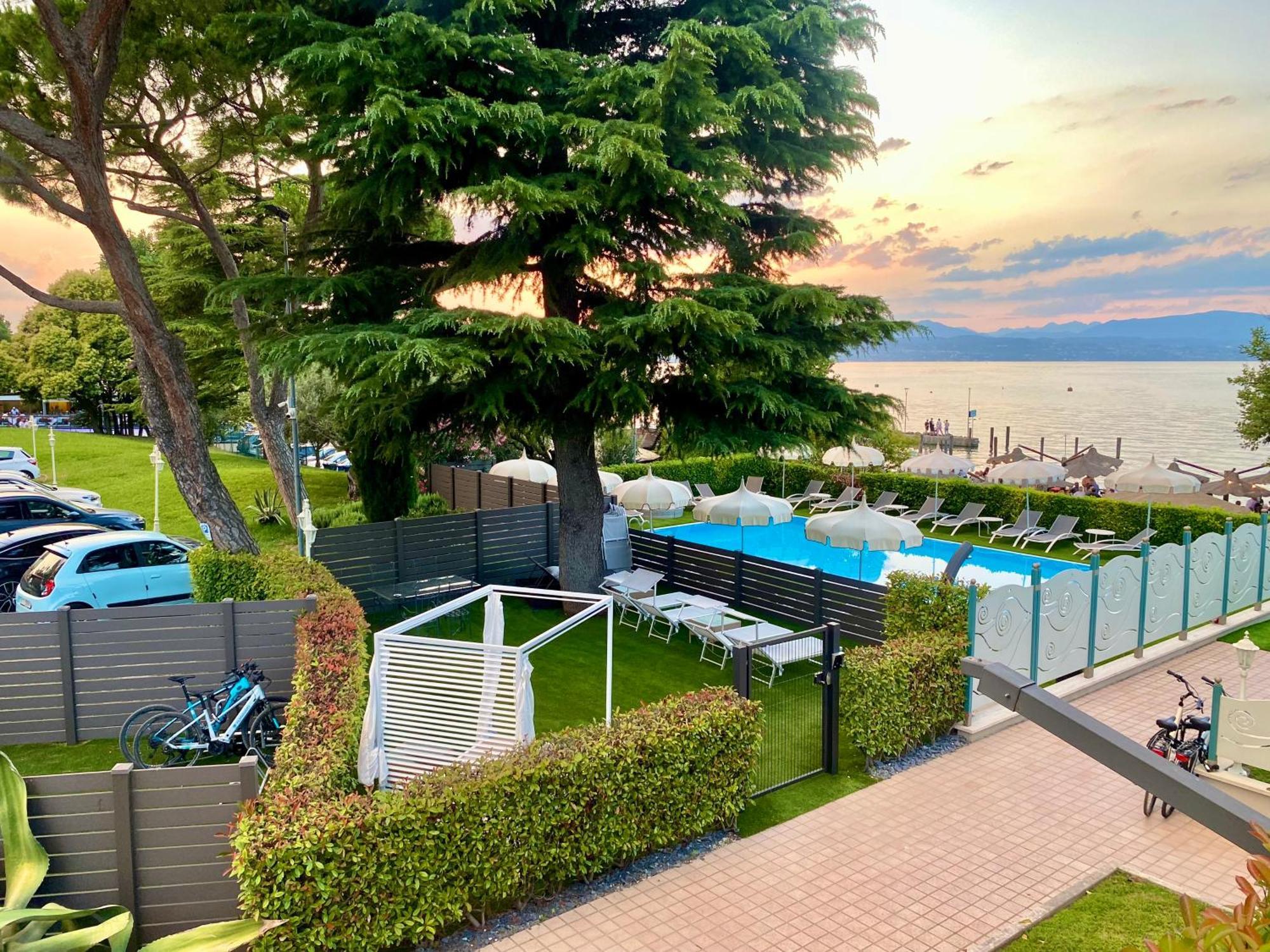 Hotel Aquila D'Oro Desenzano Desenzano del Garda Eksteriør billede
